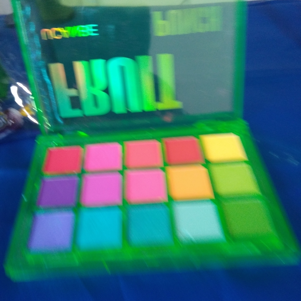 12 items Eye Shadow Palette Kit